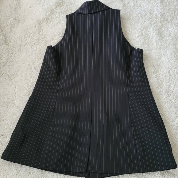 Bar III striped vest petite pantsuit. Pants are size 2P and vest is petite small - Picture 3 of 9